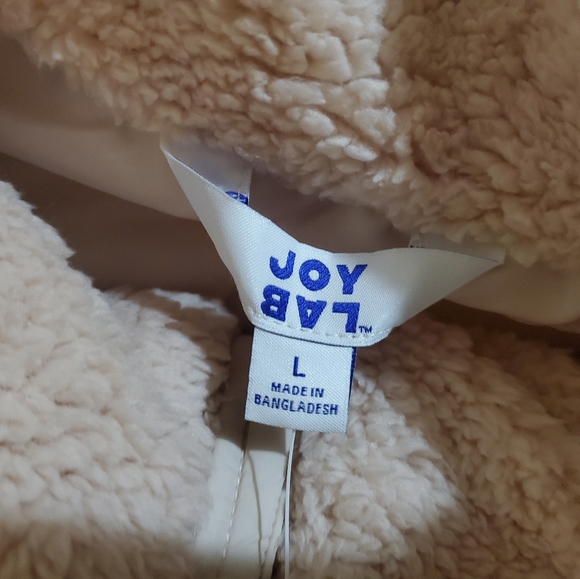 NWT Women's Cream JoyLab Cozy Cozy High Pile Sherpa & Quilted Winter Puffer Vest - Picture 7 of 9